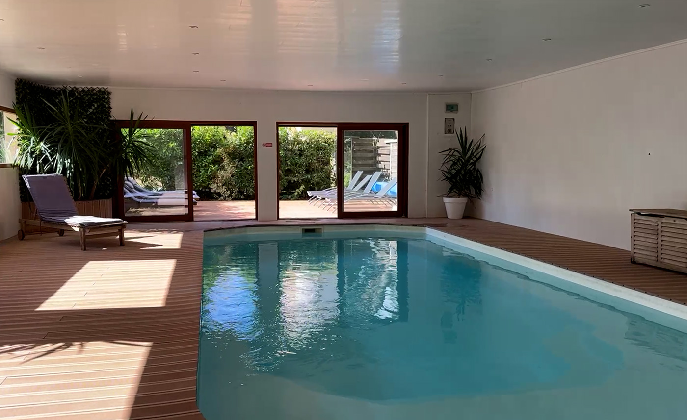 Gîte avec piscine intérieure chauffée près de Reims
