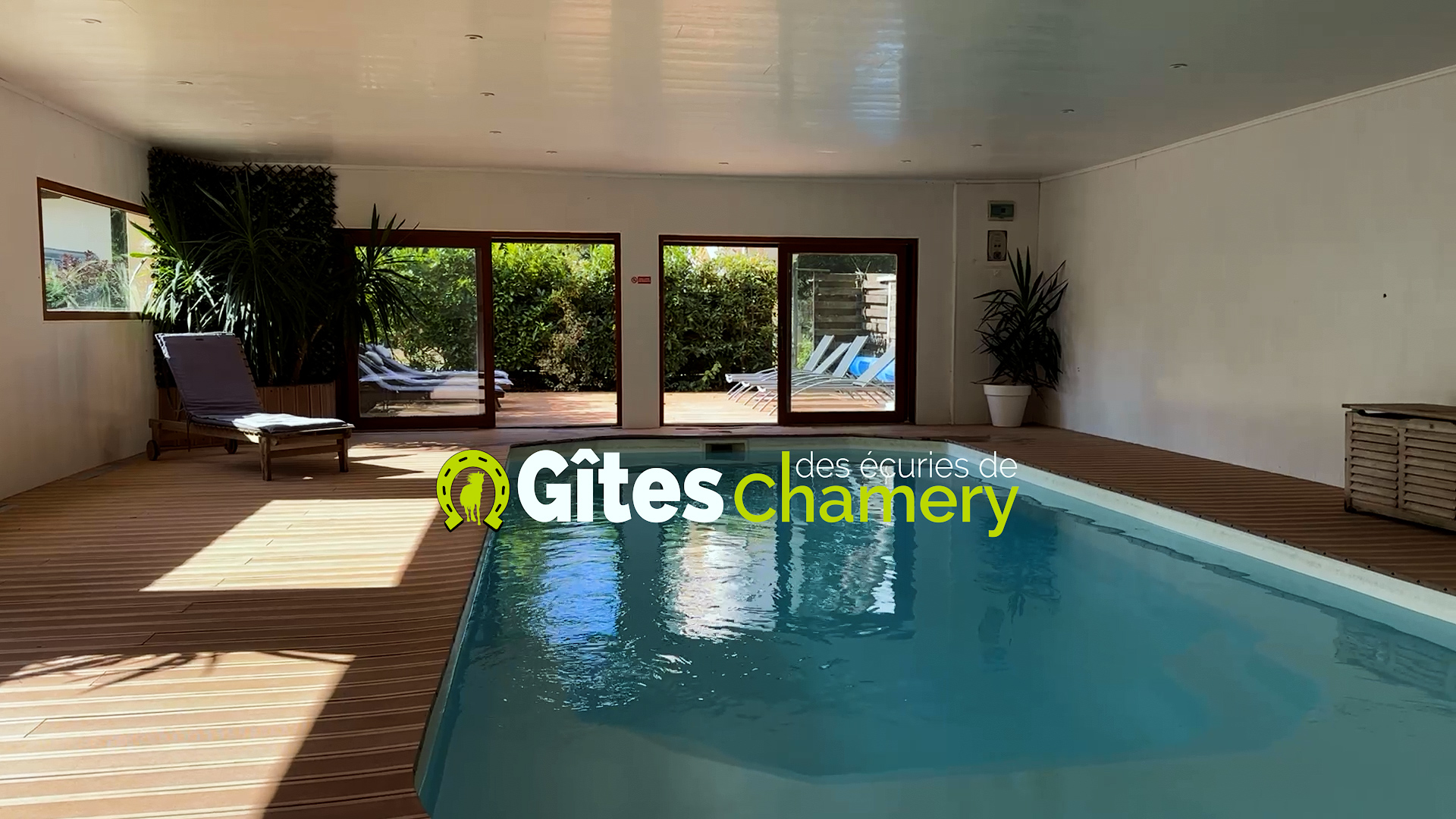 Gites avec piscine intérieure chauffée à Chamery (Marne Reims), gites insolite en Champagne